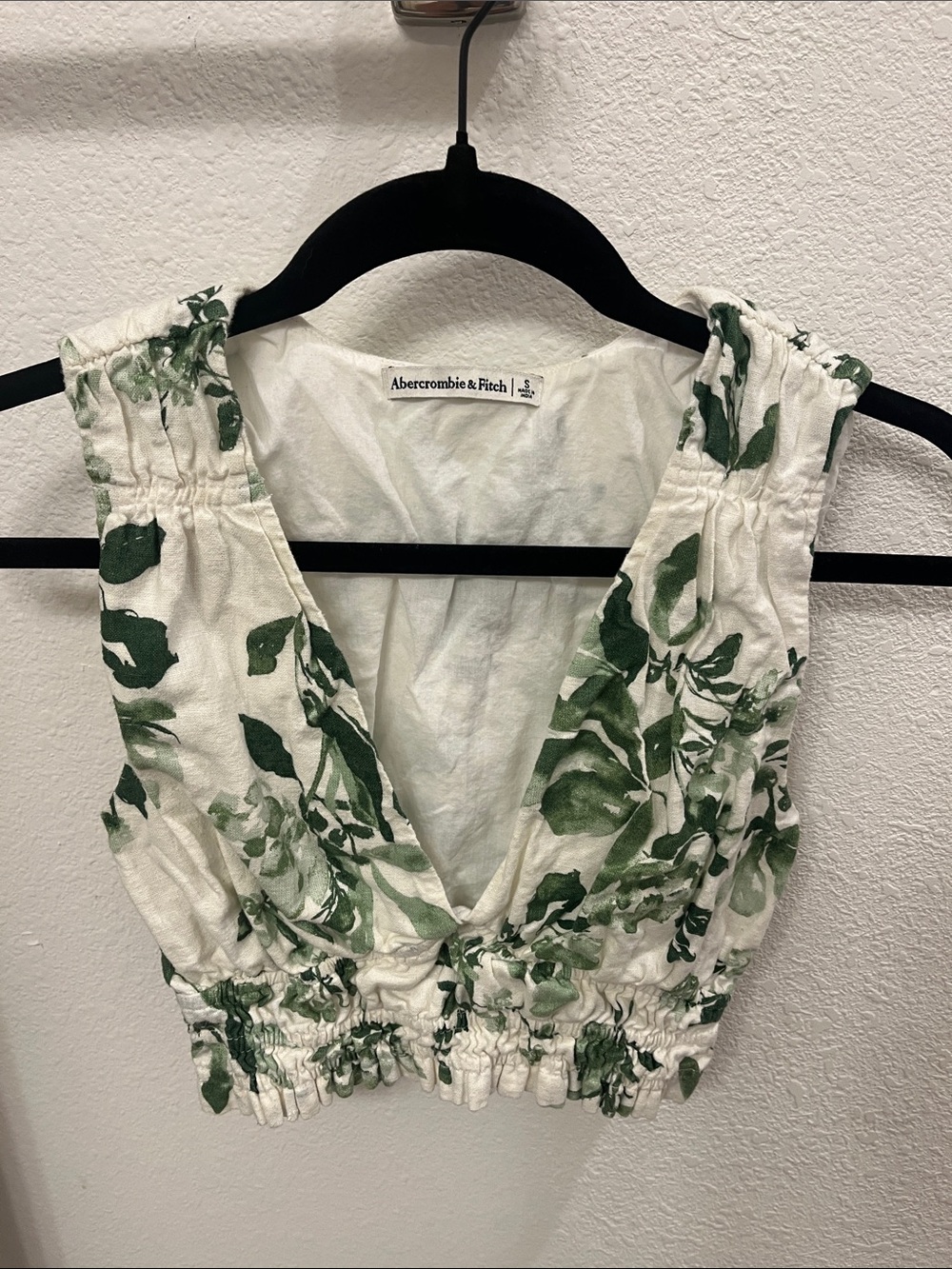 Abercrombie & Fitch White Crop Top with Green Leaf Print